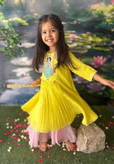 Jhoole mein kanha angrakha set