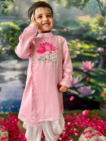 Kamal ke pankh Kurta Set