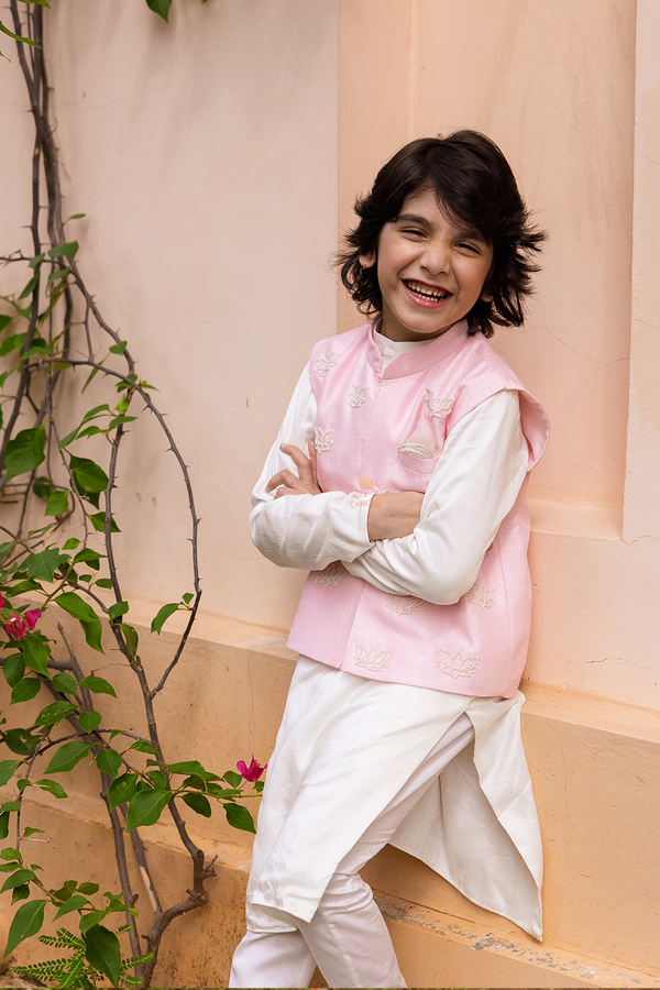 Ojas Bandi with Kurta and Pants Set