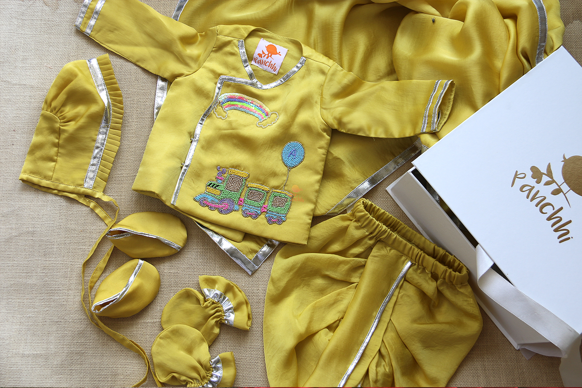 Train themed Newborn Jaamna Set