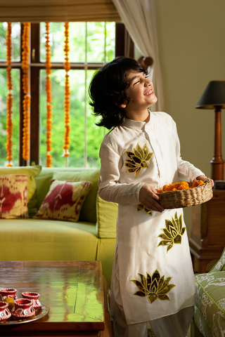 Swarna Kamal Kurta Set