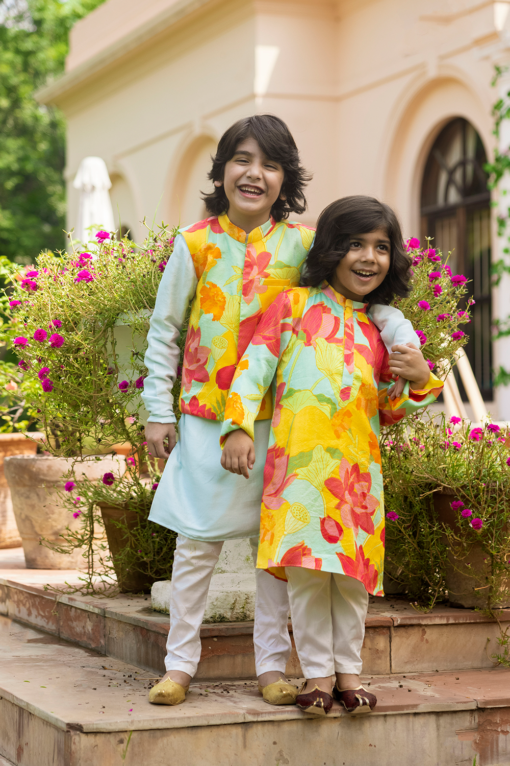 Keya Bandi with Kurta and Pants Set